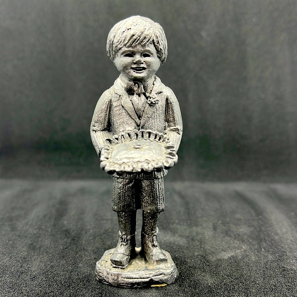 FINE PEWTER HAND CRAFTED PEWTER FIGURINE 4”